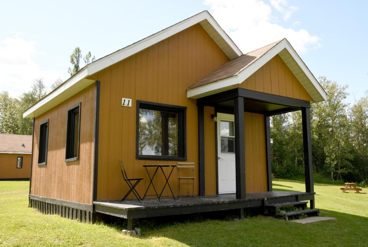 Chalets Du Lac Matapedia Val-Brillant Bagian luar foto
