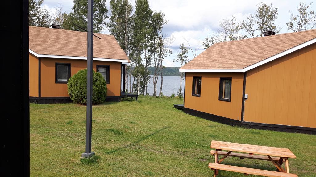 Chalets Du Lac Matapedia Val-Brillant Bagian luar foto